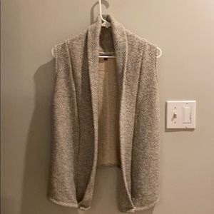 Sleeveless sweater black and cream size M